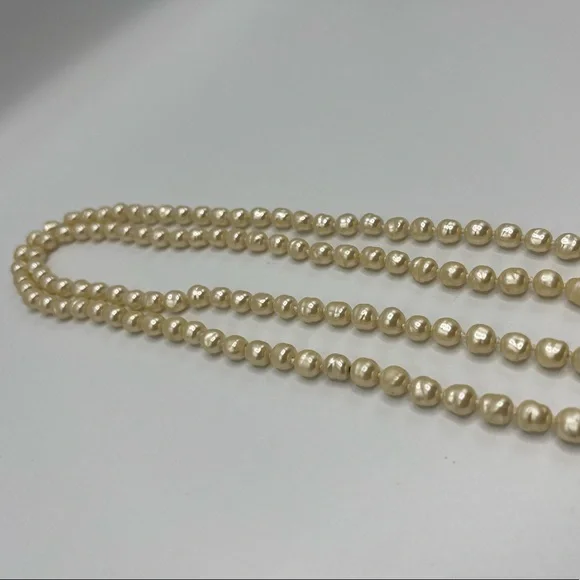 HP๐ 1981 Chanel Pearl Necklace - Picture 7 of 14